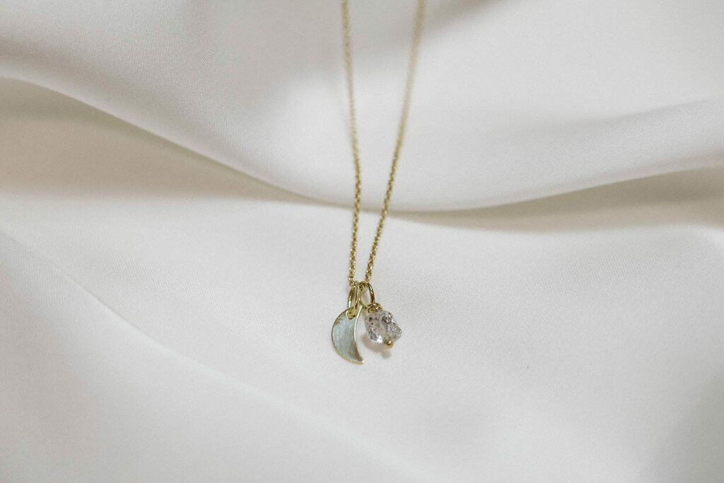 Goldcircus-Mond-Herkimer-Anhaenger-585Gelbgold