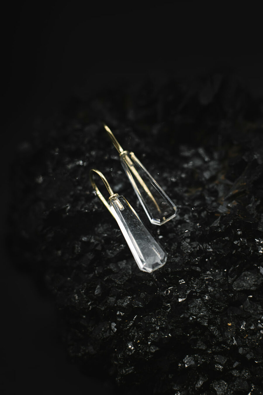 GOLDCIRCUS-Jewelry-Bergkristall-Bügelohrring